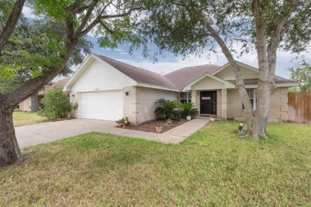Mcallen 4Br With Pool, Shopping & More Exteriör bild